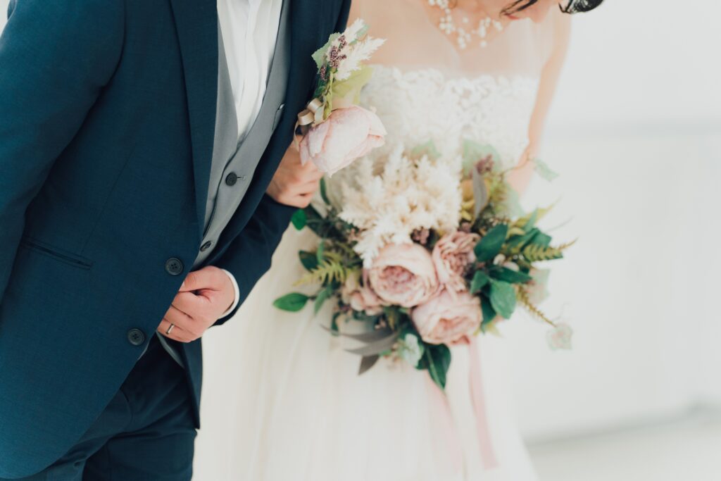 【完全版】結婚式当日の両親の挨拶回りと家族写真撮影のポイント